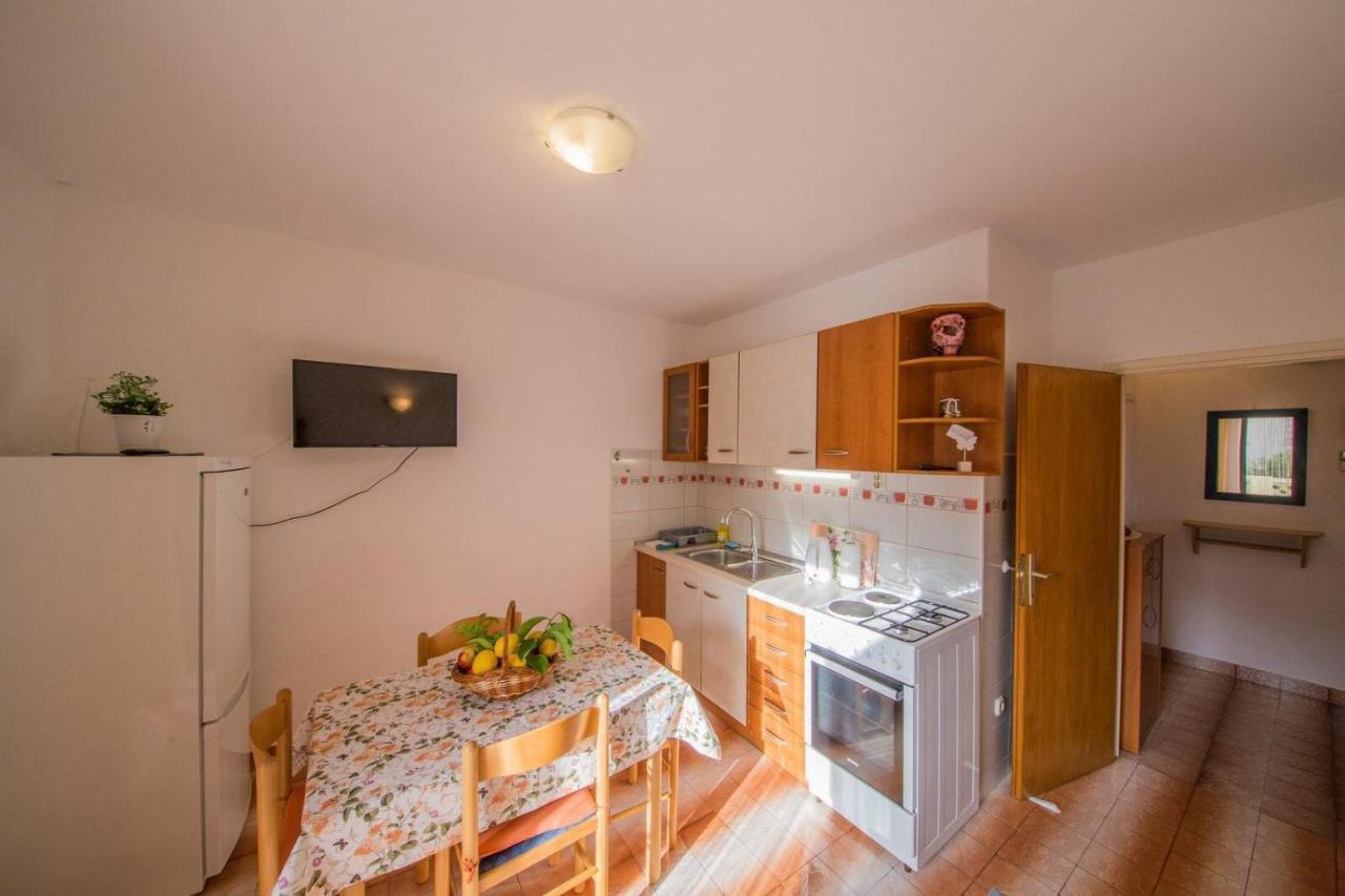 Apartmani Katija Komiža Eksteriør billede