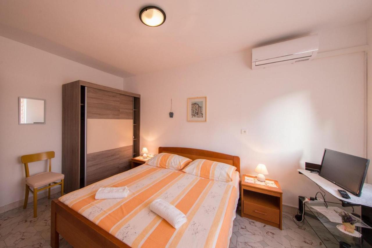 Apartmani Katija Komiža Eksteriør billede