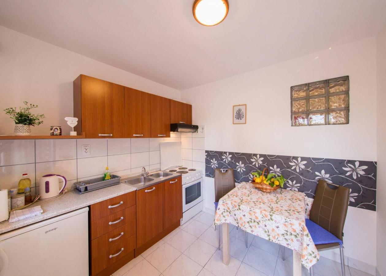 Apartmani Katija Komiža Eksteriør billede