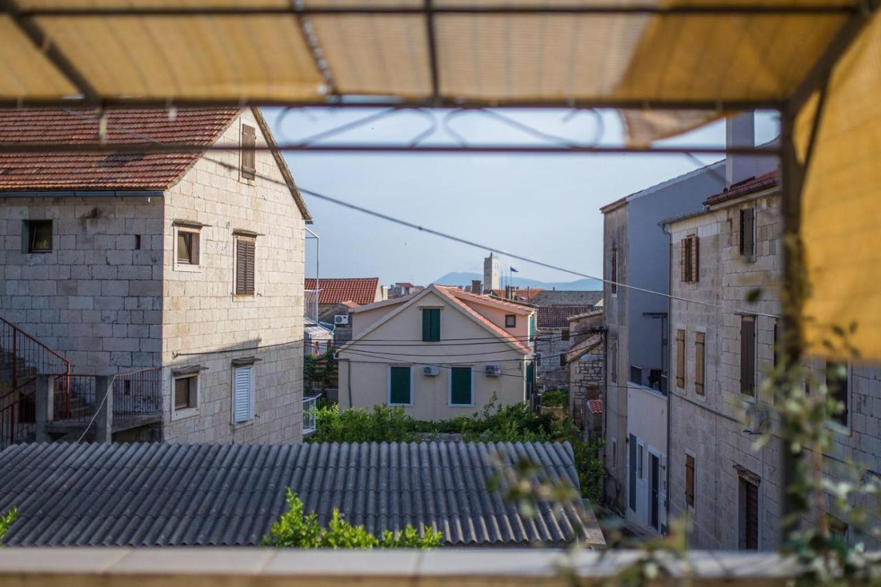 Apartmani Katija Komiža Eksteriør billede